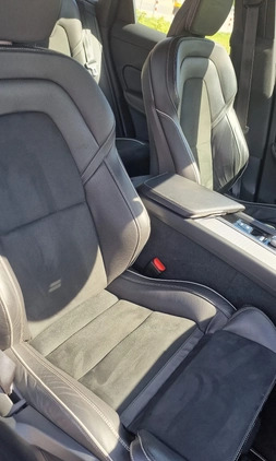 Volvo XC 60 cena 136000 przebieg: 99000, rok produkcji 2019 z Warszawa małe 301